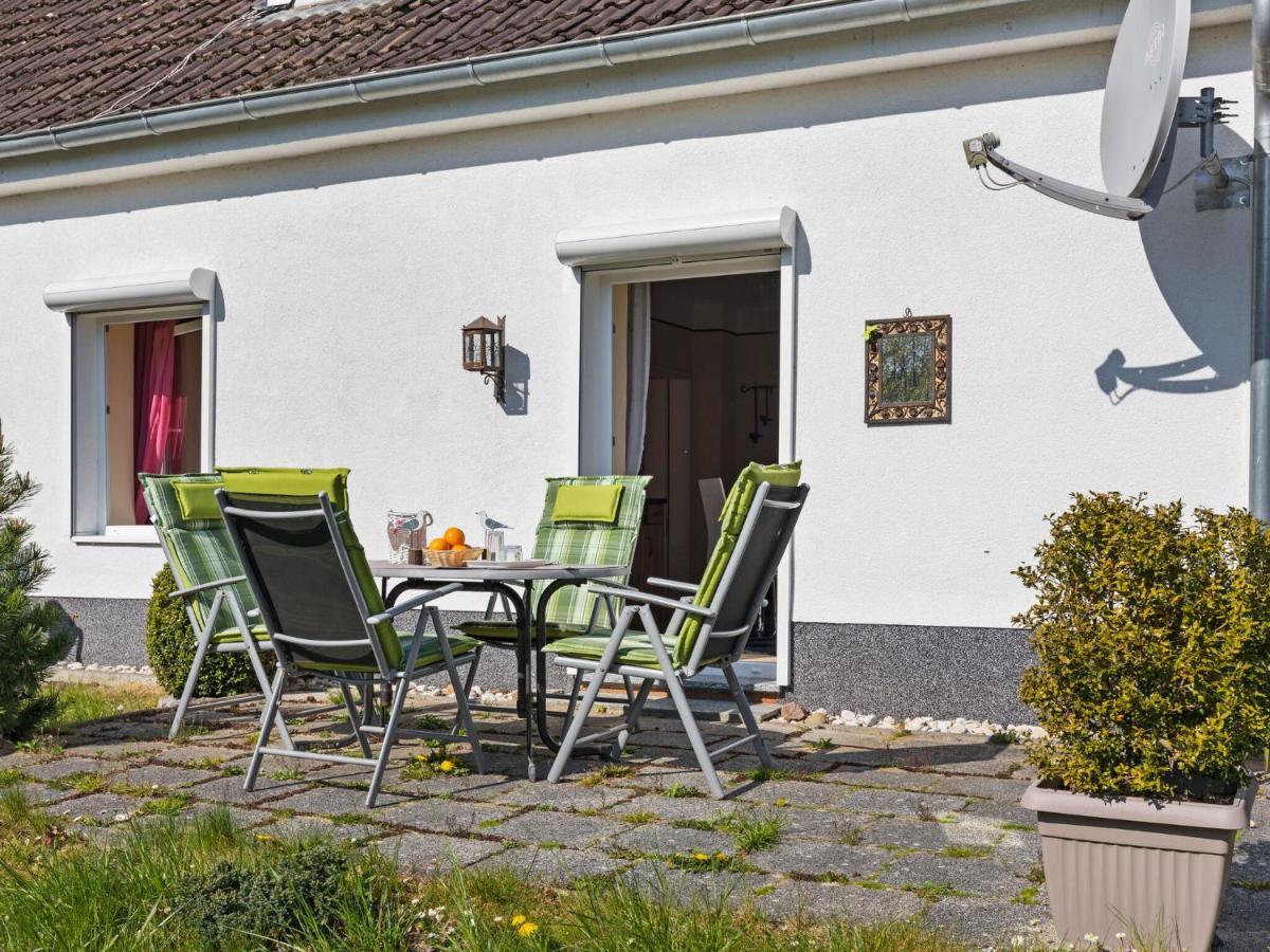 Elegant Apartment With Garden In Gingst Exteriör bild
